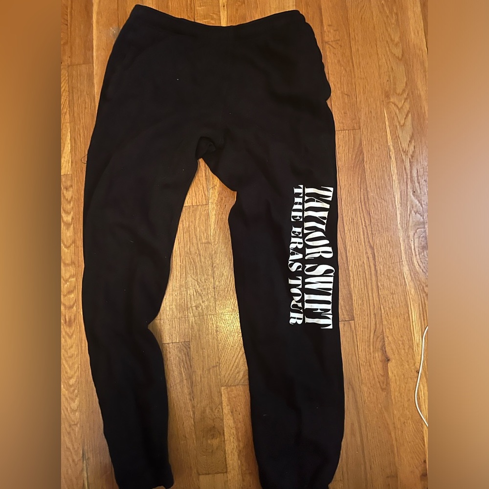 TAYLOR SWIFT ERAS SWEATS